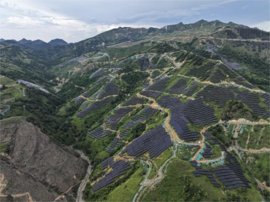 IRENA: La capacidad solar global instalada alcanzará la cifra récord de 511 GW en 2025.