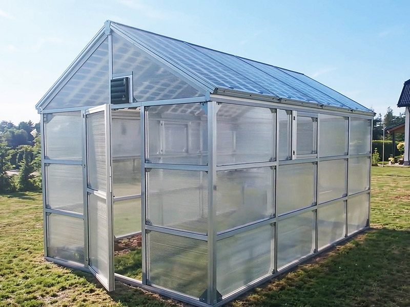 Agrivoltaic greenhouse